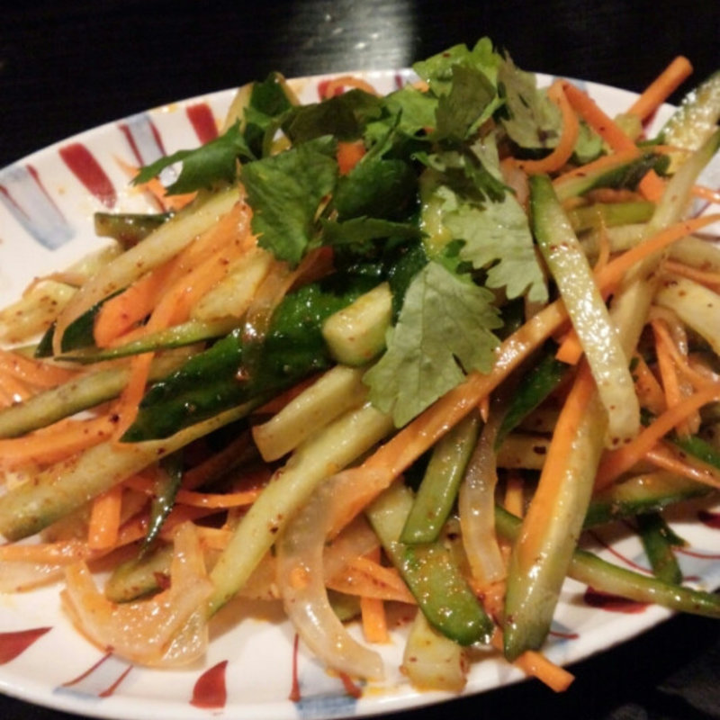 辛いサラダ(モンゴリアン・チャイニーズ BAO)