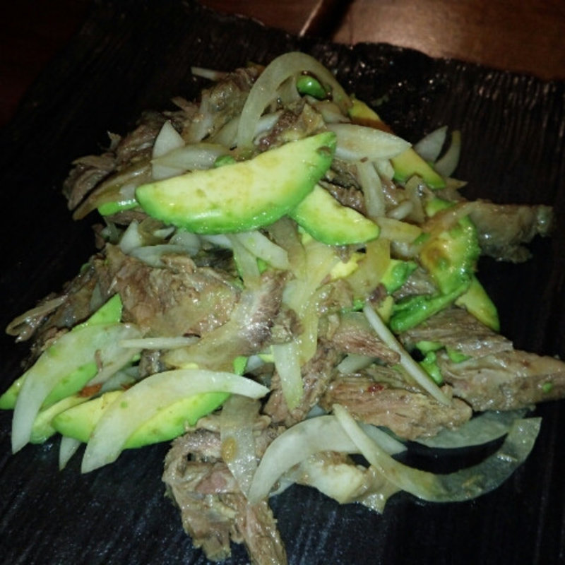 アボガドとひつじ　炒めもの(モンゴル料理 スーホダイニングバー （【旧店名】スーホ 世界一周 ダイニングバー）)