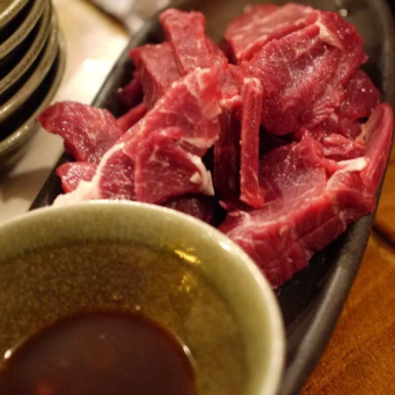 羊のお刺身(モンゴル料理 スーホダイニングバー （【旧店名】スーホ 世界一周 ダイニングバー）)