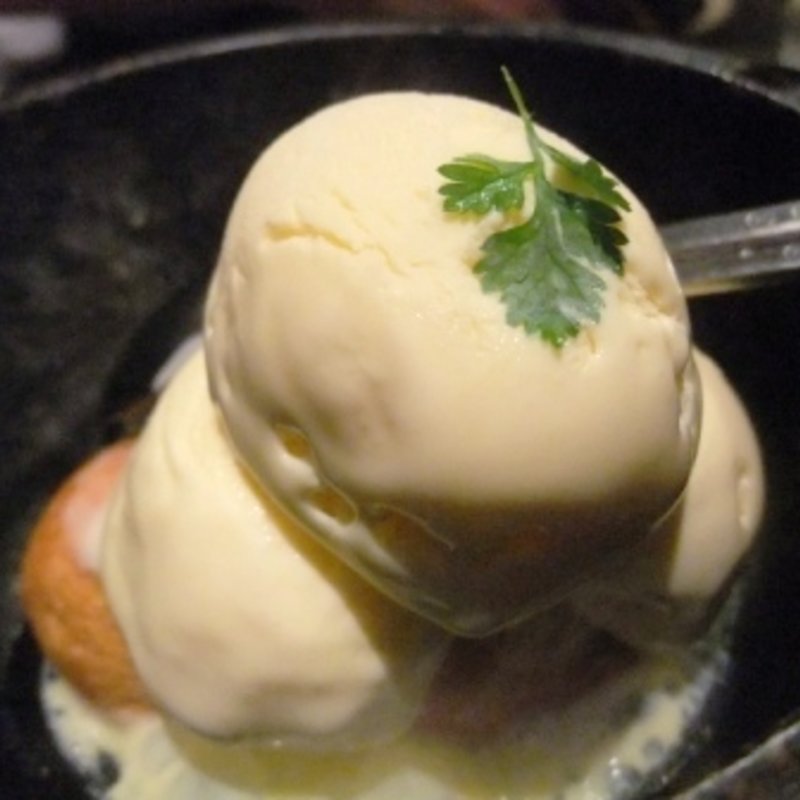 石焼アイスだんご(ヤカン食堂)