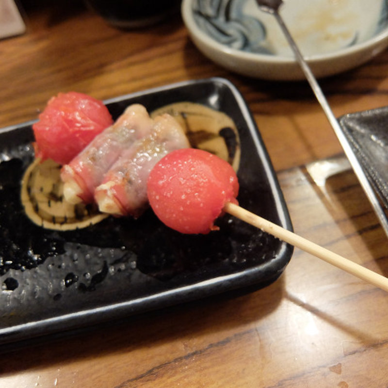 トマトチーズベーコン(やきとり 本牧)