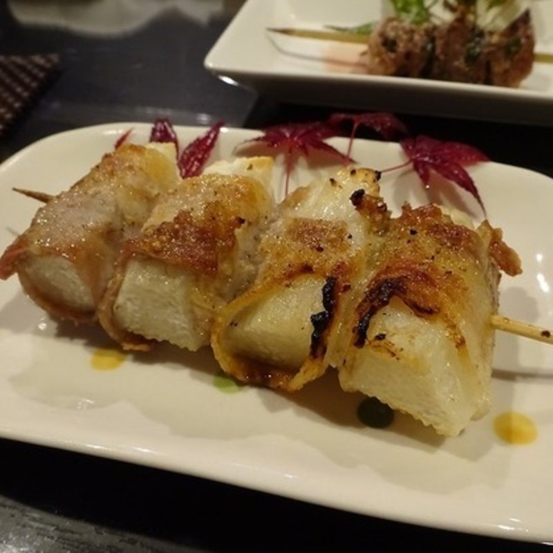 山芋の豚肉巻き(やきとりFUSION居酒屋 海)