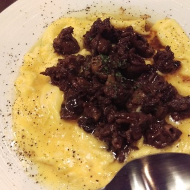 とりもつのふわとろオムレツ(やきとり家 すみれ 高田馬場店)