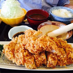 特大厚切りロースカツ(やわらかとんかつ 幸せや 則武店 )