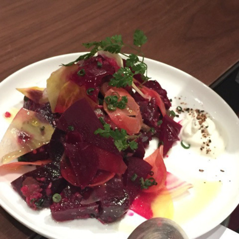 3種類のビーツが入ったサラダ(ユーゴ・デノワイエ 恵比寿店 （HUGO DESNOYER）)