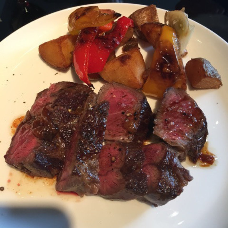 リムーザン牛のステーキ(ユーゴ・デノワイエ 恵比寿店 （HUGO DESNOYER）)