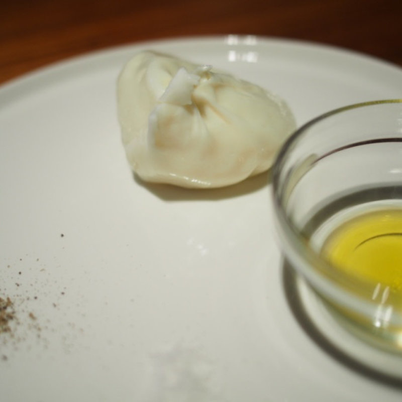 ブラータチーズ(ようこそ お魚とグリル料理のお店へ ペッシェ・パッパーレ・イタリア)