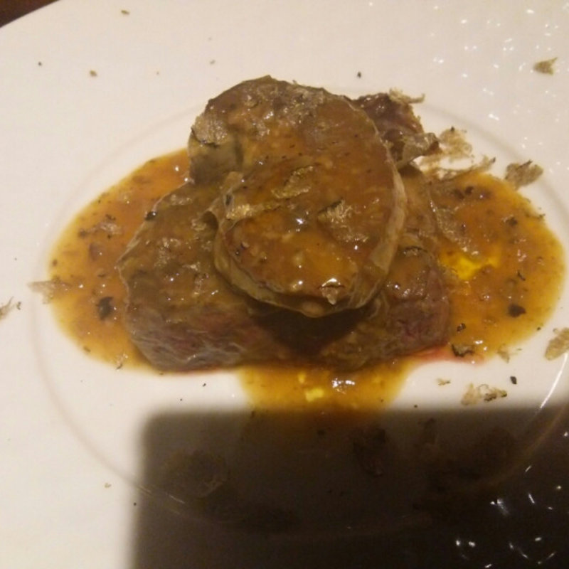 特選牛サーロインとフォアグラのトリュフソース ロッシーニ(ラ ブォナ ヴィータ （LA BUONA VITA）)