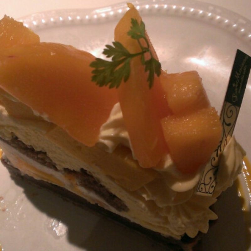 宮崎県産マンゴーのタルト(ラ・メゾン アンソレイユターブル)