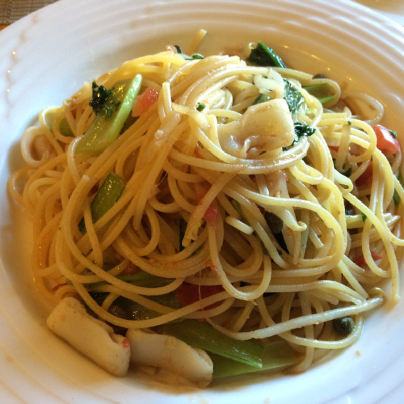 フレッシュトマト、やりいかのパスタ(ラ・カント )