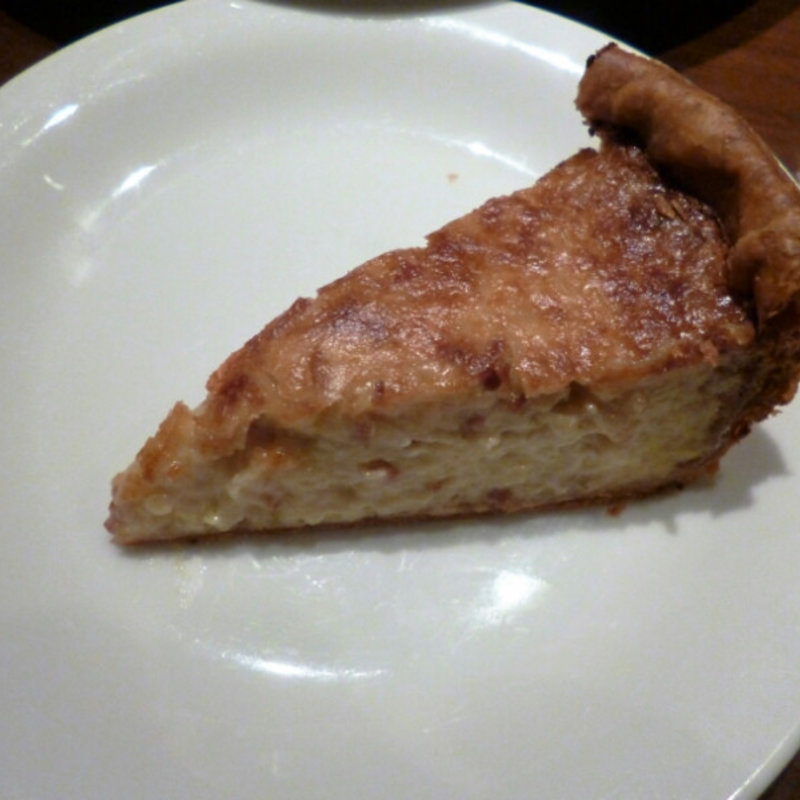 生ハムと玉ネギのキッシュ(ラ・トォルトゥーガ)