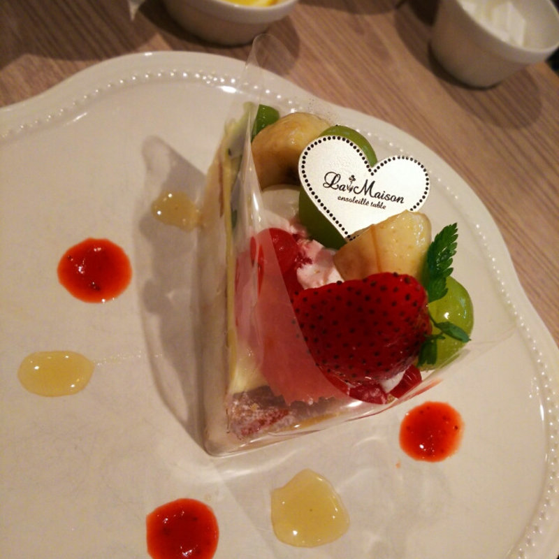 季節のたっぷりフルーツタルト(ラ・メゾン アンソレイユターブル ルミネ横浜店)