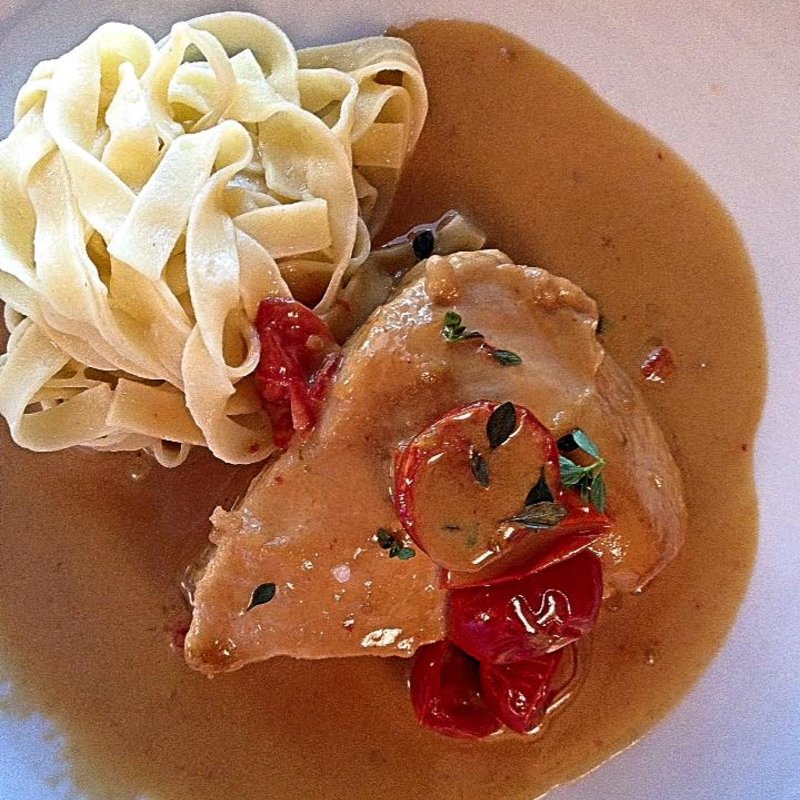 鶏胸肉のフリカッセ トリュフタリアテッレ(La Maison Kioi 赤坂プリンス クラシックハウス 東京ガーデンテラス紀尾井町)