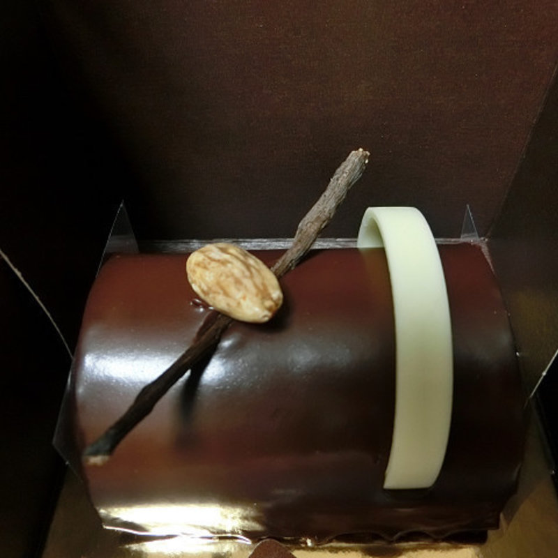 ビュッシュ・ﾄﾞ・ノエル グワキヤル(ラ・メゾン・デュ・ショコラ(La Maison du Chocolat) 青山店)