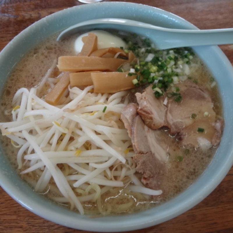 もやし、チャーシュ、たまご(ラーメン カポネ)