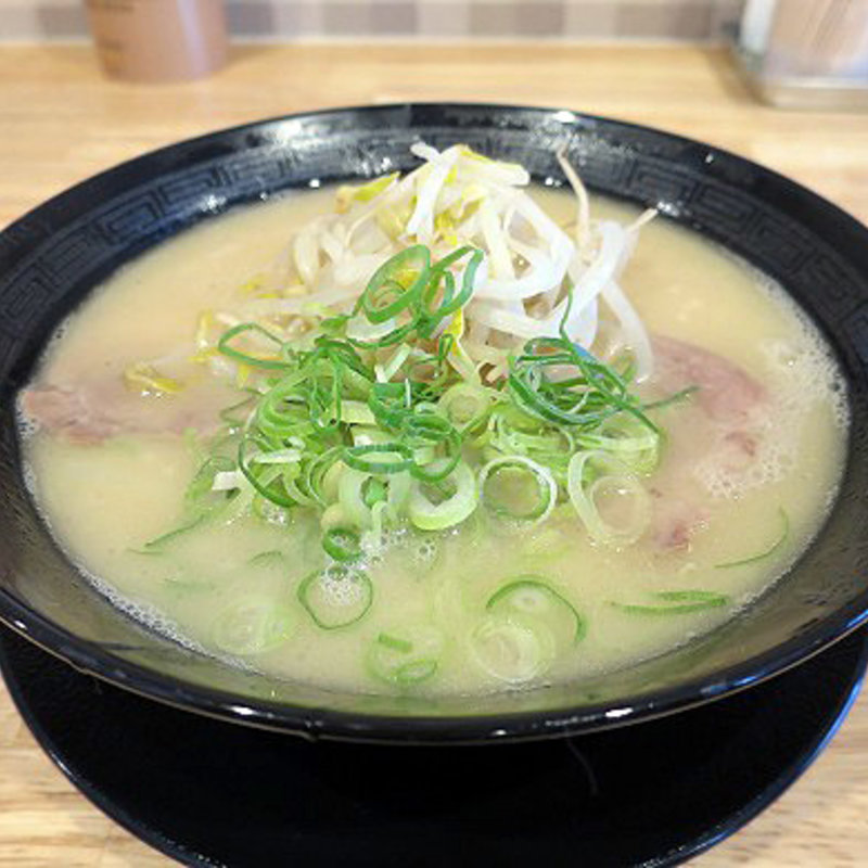 醤油とんこつラーメン(ラーメン ギョウザ カラアゲ屋)