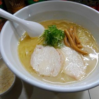 鶏白湯らーめん＋粉チーズ　(らーめん　れんげ )