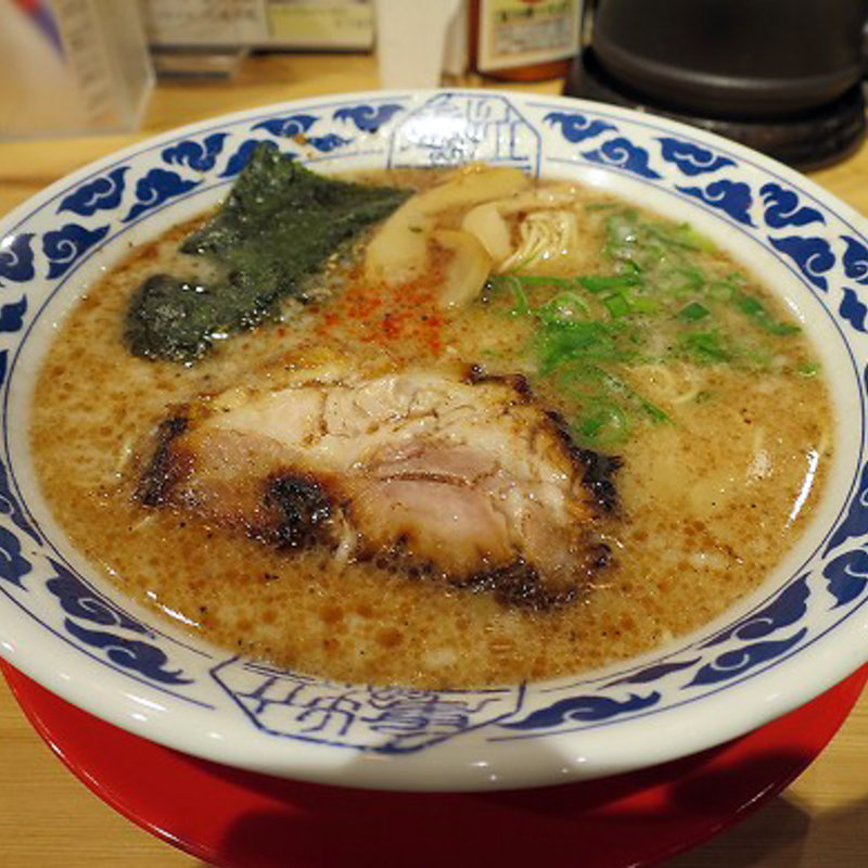 濃厚とんこつ昔味黒(らーめん亀王 阪急東通り店)