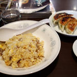 Bセット（半ちゃーはん+半ぎょうざ）(らーめん 太陽食堂)