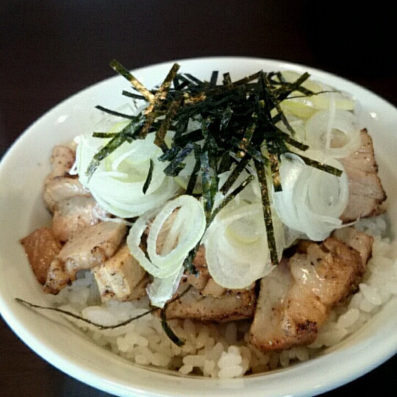 ミニチャーシュー丼(らーめんla.la.la.)