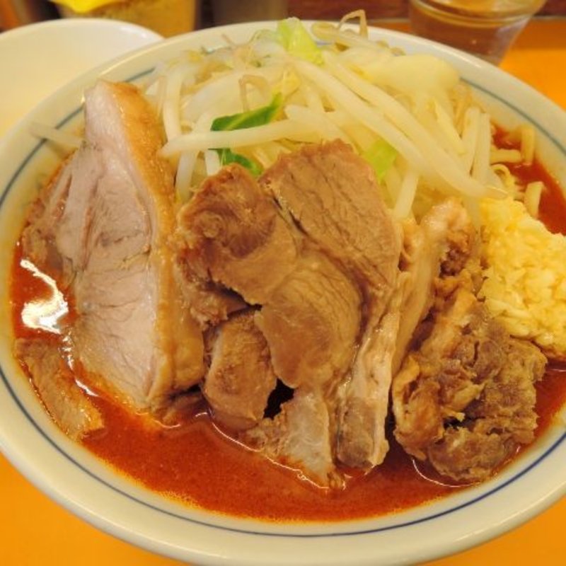 ラーメン（ニンニクだけ）＋粉チーズ＋旨辛（中辛）(ラーメンエース 八王子店 )