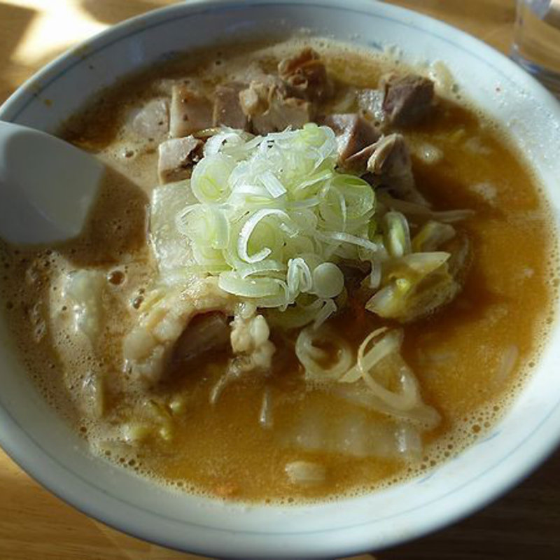 牛ホルモンみそラーメン(らーめんキッチン なると)