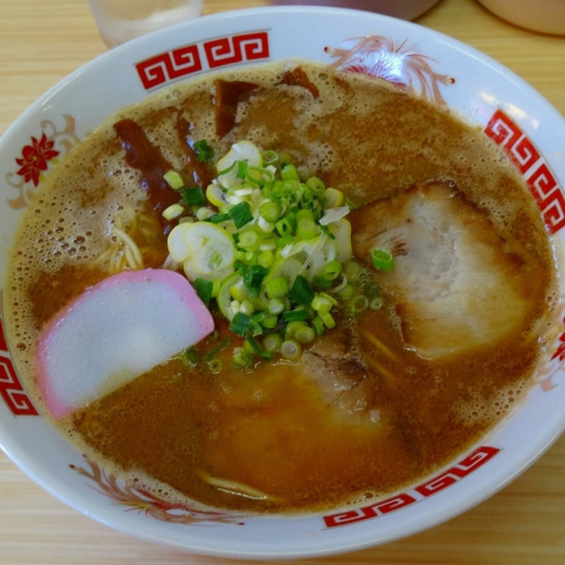 らーめん（こってり豚骨醤油）(らーめんタンク)