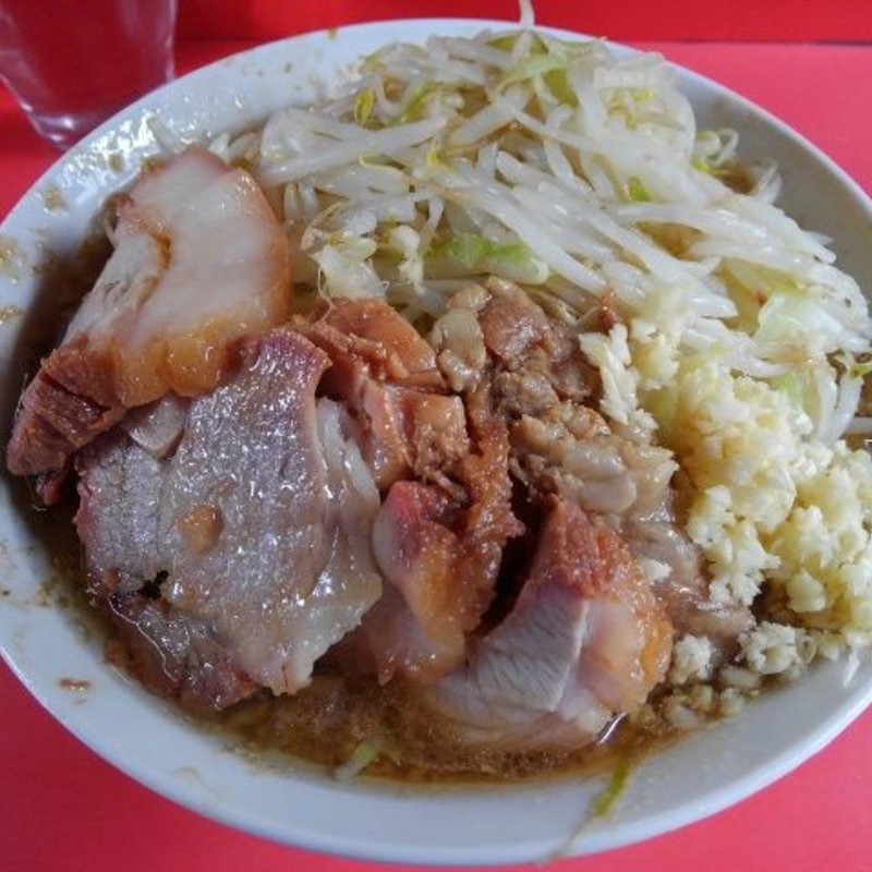 ぶたラーメン（ニンニク、ヤサイ）(ラーメン二郎 三田本店 （らーめんじろう）)