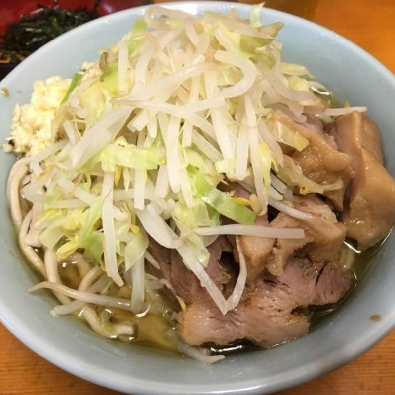 ブタ入りラーメン（ニンニクだけ）＋生とじ玉子(ラーメン二郎新橋店)