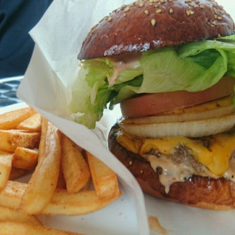 チーズバーガー(ビッグアイランド キッチン （Bigisland Kitchen）)