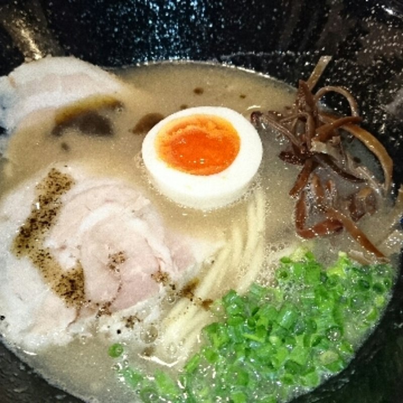 極ゴクらーめん(極濃豚骨 らーめん小僧)