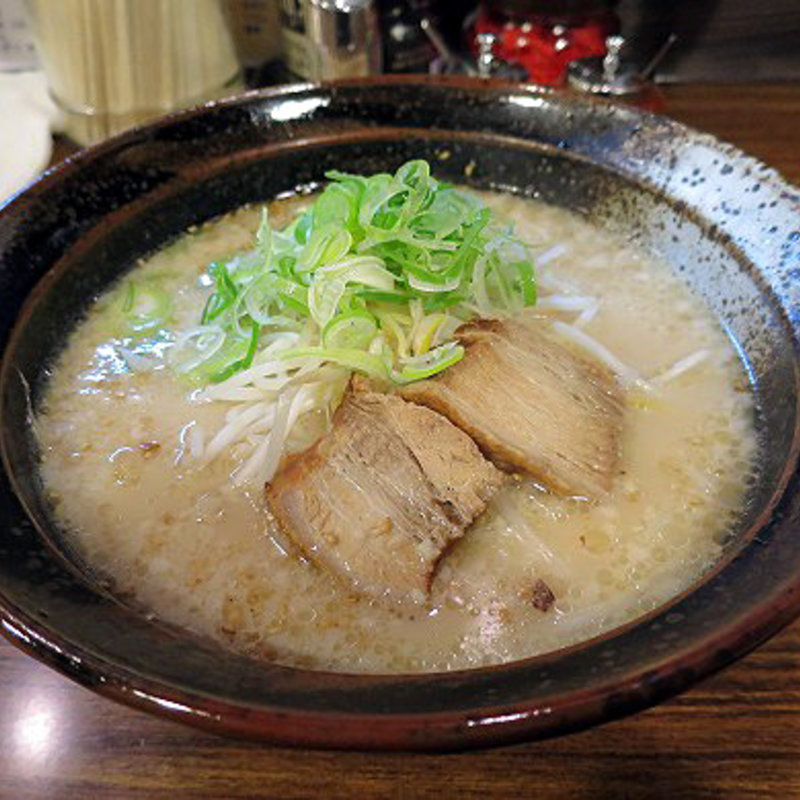 とんこつラーメン(らーめん屋？ えびす)