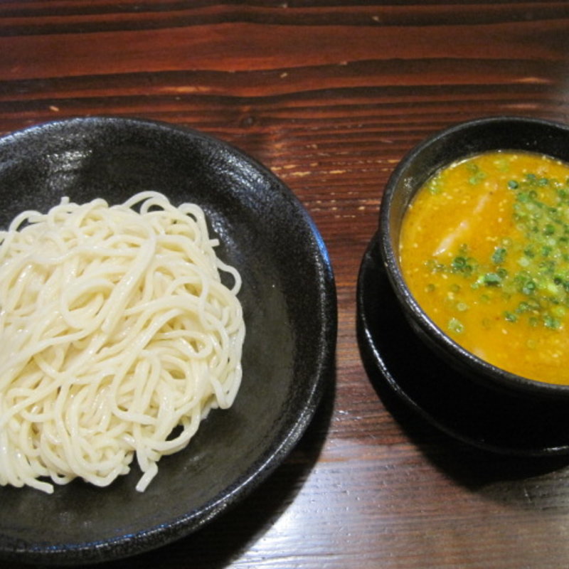 胡麻の辛いつけ麺(らーめん本竈)