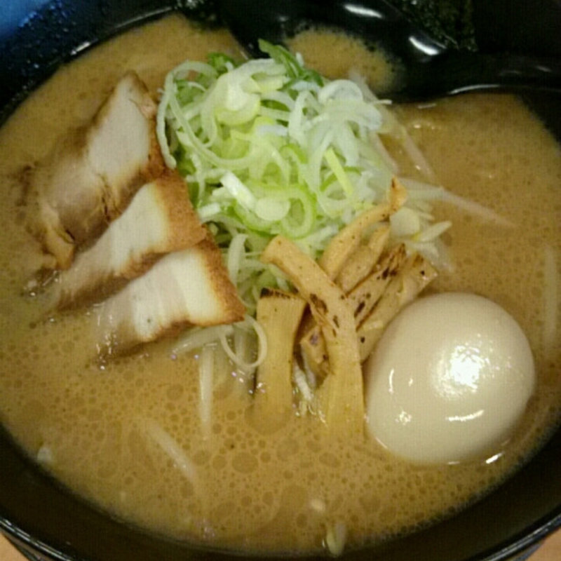 豚骨醤油+味玉(らーめん松田屋 )