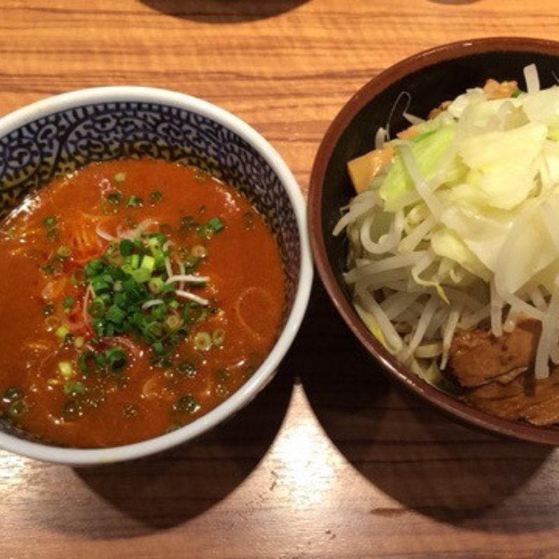 辛いつけ麺 ニンニクなし 野菜チョイ増し あんまり辛くしないでねバージョン(ラーメン燈郎)