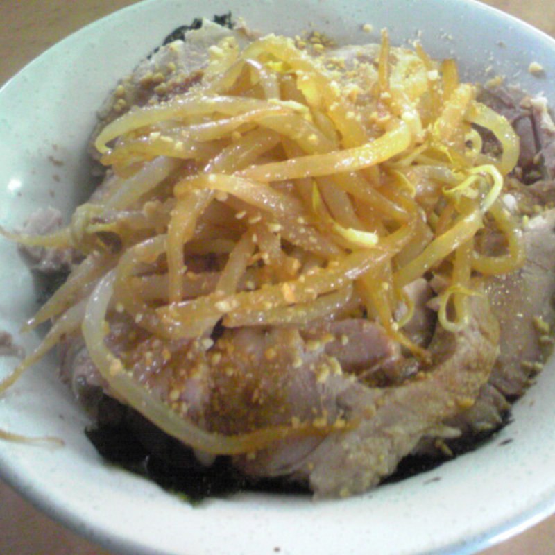チャーシュー丼(ラーメン萬亀)