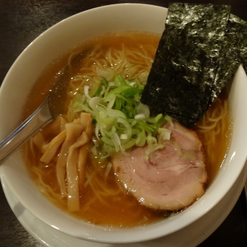 昔ながらの醤油らーめん(らーめん鳥小屋)