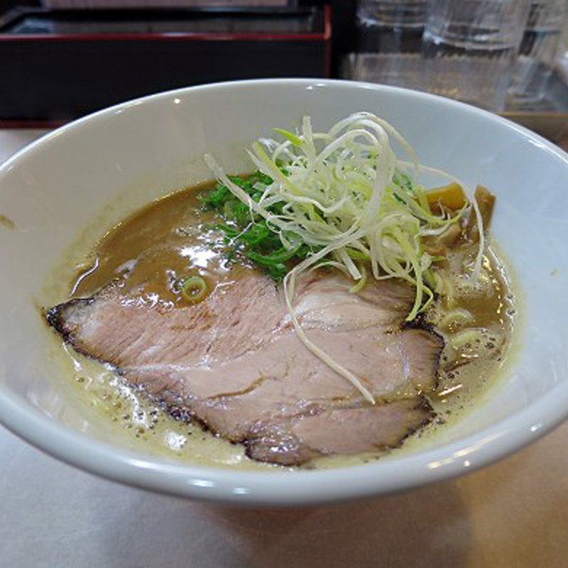 豚骨しょうゆらあー麺(らぁ～麺 SHOU )