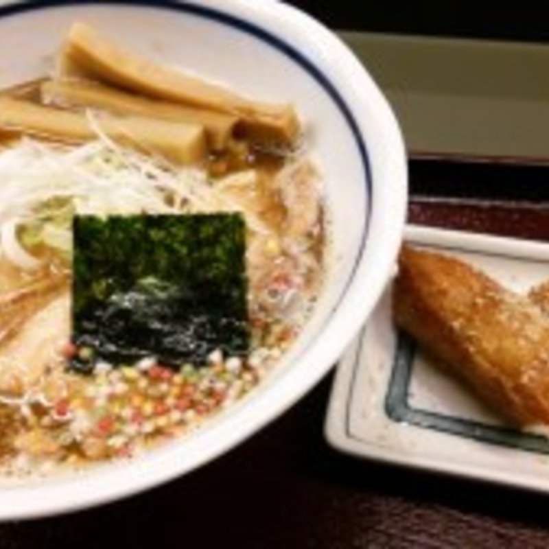 醤油ラーメン全部のせ いなり寿司付き(らぁめん登里勝 )