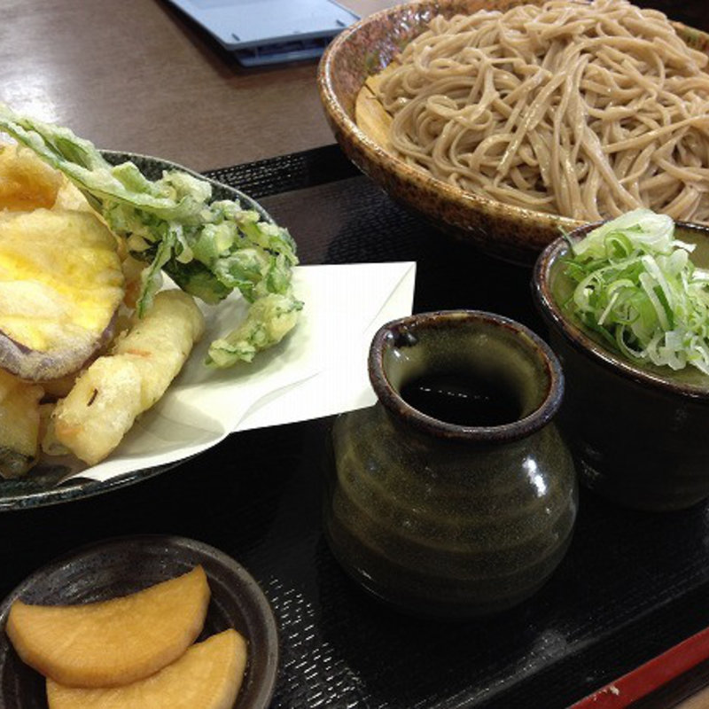 天ざるそば大盛り(らっせいみさと)
