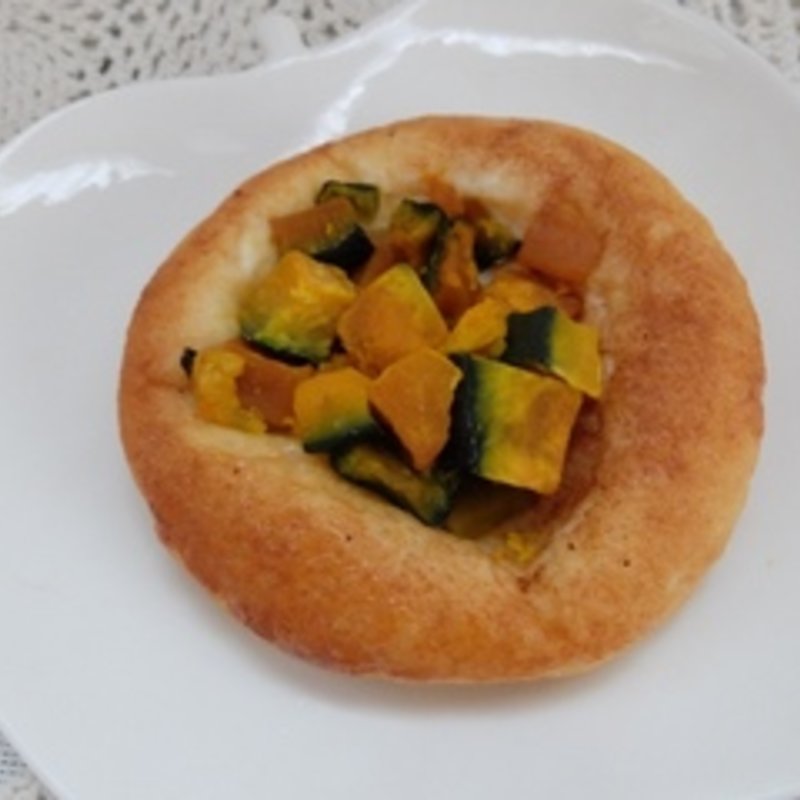 北海道産かぼちゃとクリームチーズのくるみパン(ラテール )