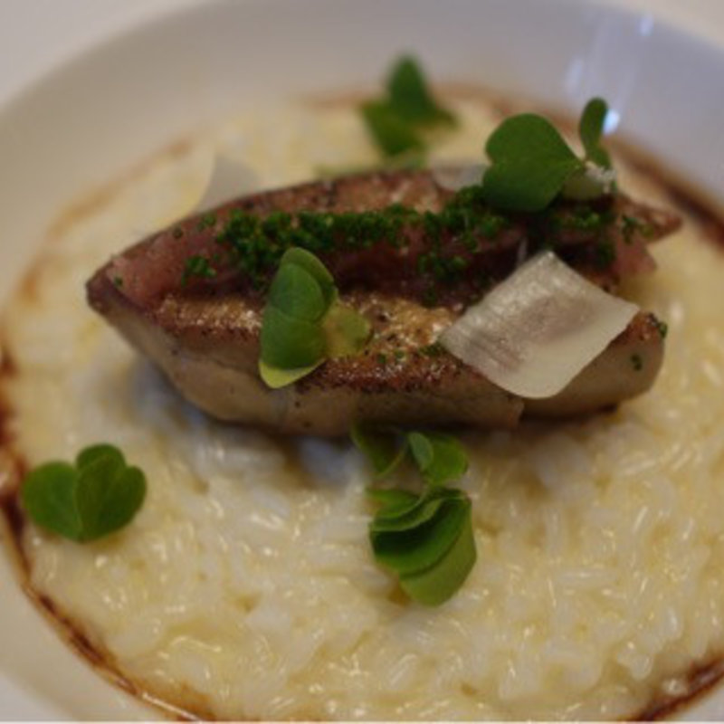 前作、メイン、デザートのコース(ラトリエ ドゥ ジョエル・ロブション)