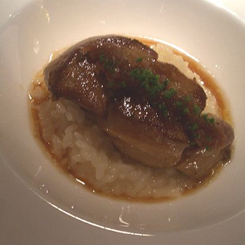 鴨のフォアグラのプランシャン焼き　パルメザンのリゾットをあしらって(ラトリエ ドゥ ジョエル・ロブション)