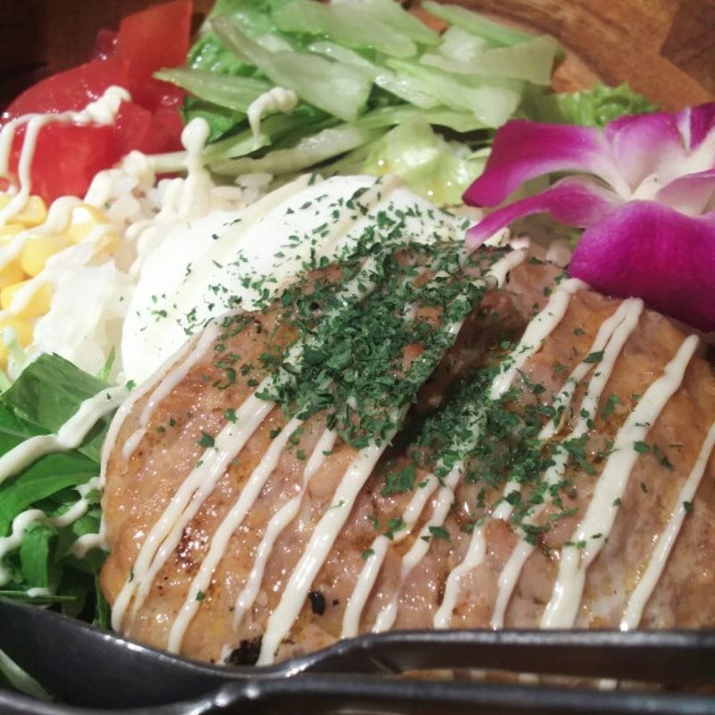 ロコモコ(ラハイナヌーン （Hawaiian Village Lahaina noon）)