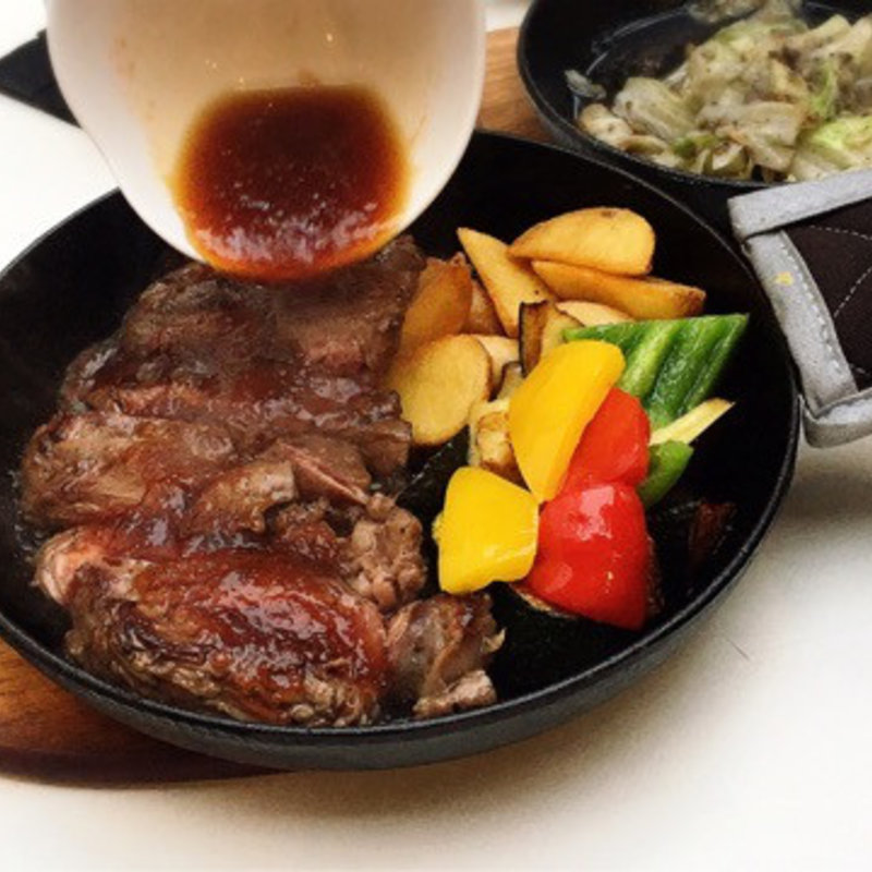 厳選ハラミ肉　ステーキ（200g）(ラバサラ カフェアンドグリル 浅草店 （LaVASARA CAFE&GRILL）)