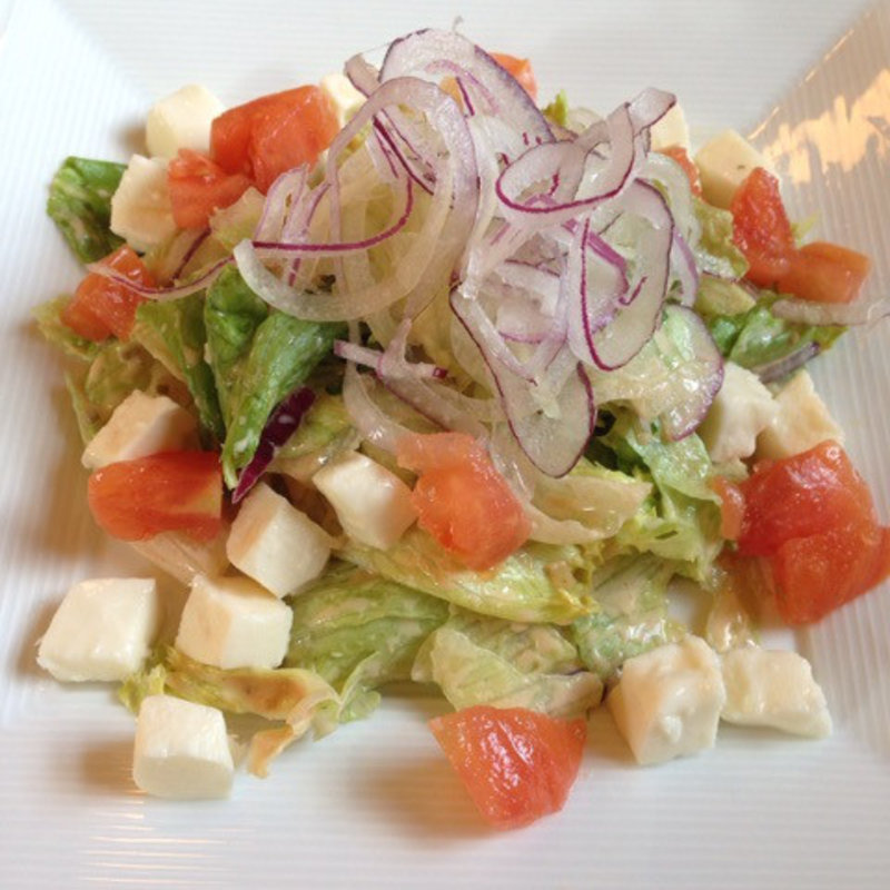 モッツァレラチーズとトマトのサラダ(ランチョ・エルパソ )