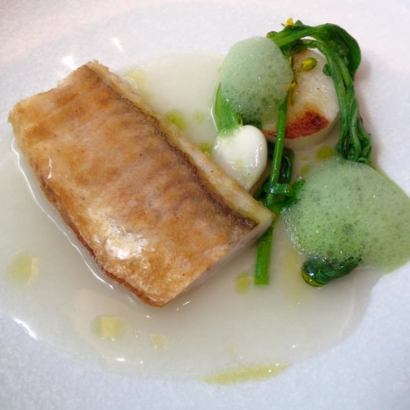 アマダイのポワレ ベーコンの香るカブのコンソメ(ランベリー ナオト キシモト ビス （L'EMBELLIR Naoto Kishimoto Bis）)