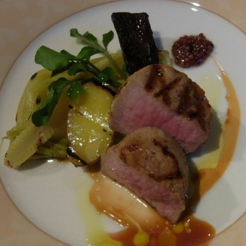 フランス産　子牛モモ肉のグリル　
タスマーア産粒マスタード添え(Ristorante 美郷 （リストランテミサト）)