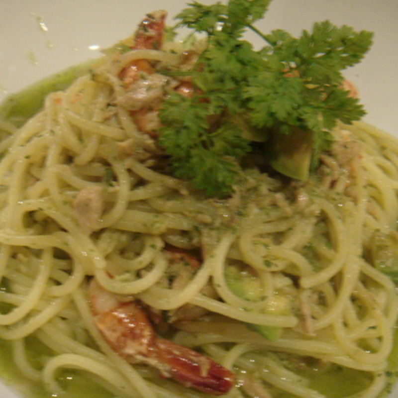 海老、ツナ、アボカドのジェノベーゼ(リトリート （Retreat）)