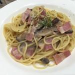 ベーコンときのこのクリームパスタ(リムヴェール・パティスリー・カフェ)